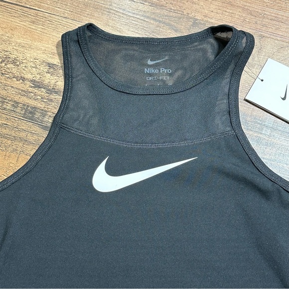 NWT Ladies NIKE PRO DRI-FIT Black Cropped Sleeveless Graphic Training Top S - Picture 5 of 12